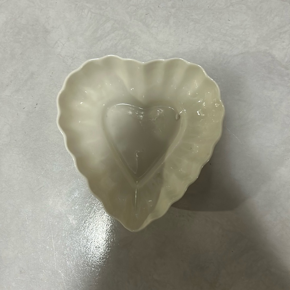 Heart Bowl / Pin Tray Belleek 5.6" Porcelain made in Ireland
